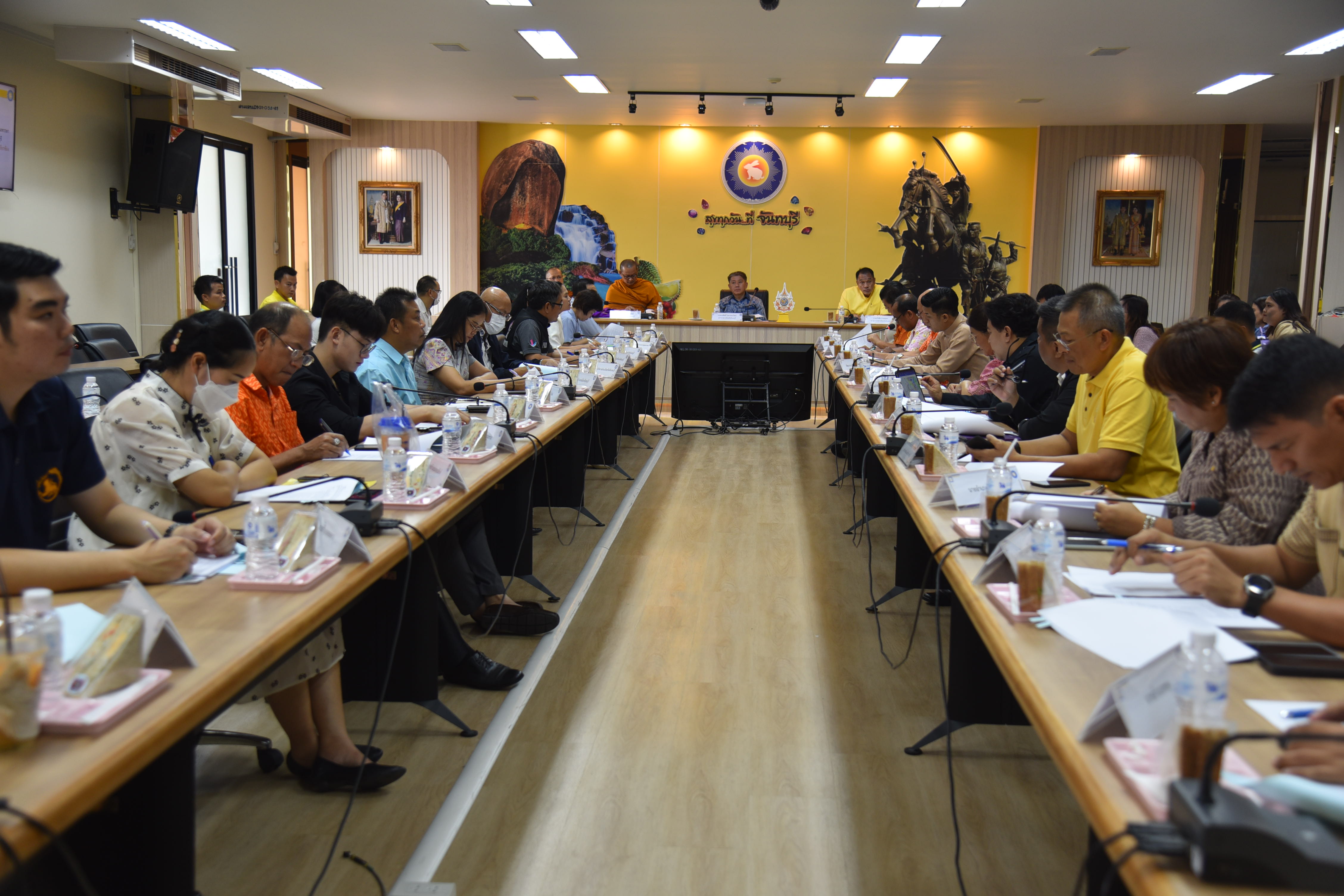 จันทบุรี ประชุมคณะกรรมการขับเคลื่อนโครงการเฉลิมพระเกียรติ