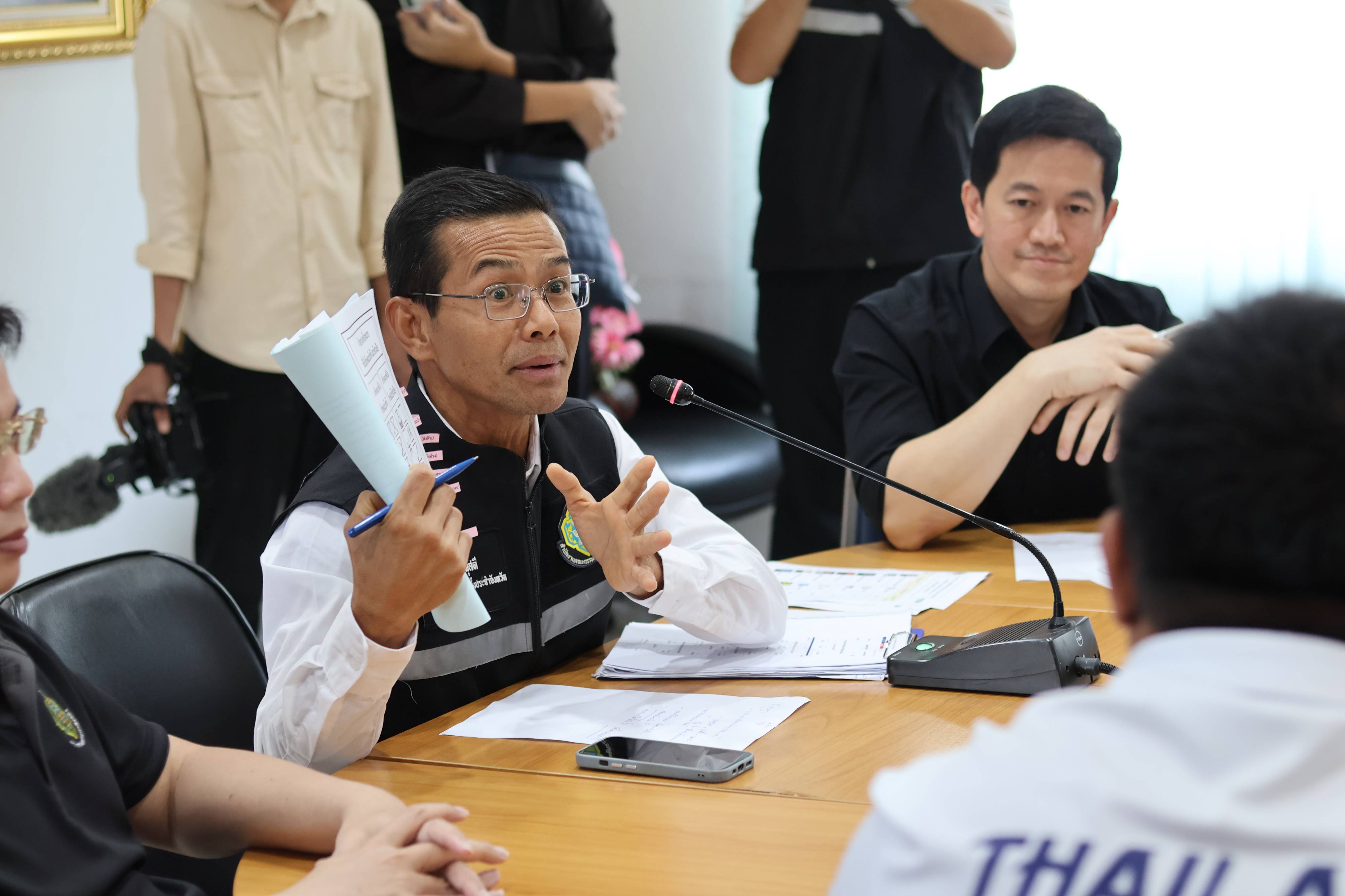 ชุลมุนผลเลือกตั้งจันทบุรี ภาคประชาชนยื่น กกต. จี้ "นับคะแนนใหม่" หลังพบพิรุธระบบรายงานผลยอดคะแนนเขย่ง-ลดผิดปกติ